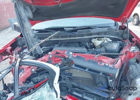 2019 Chevrolet Silverado 1500 Rst z USA, uszkodzony, nr VIN 3GCUYEED5KG139168